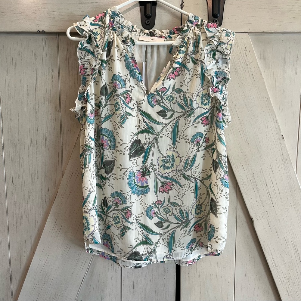 NWT LOFT Floral Ruffle Sleeve Top - Multicolor Size Large